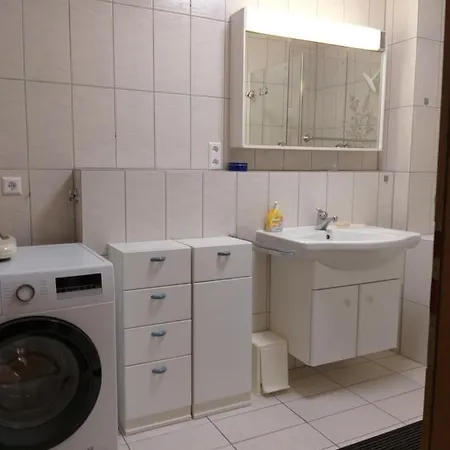 Ferienwohnung Alice شقة فريدريشسهافن