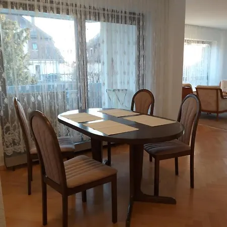 Ferienwohnung Alice * فريدريشسهافن
